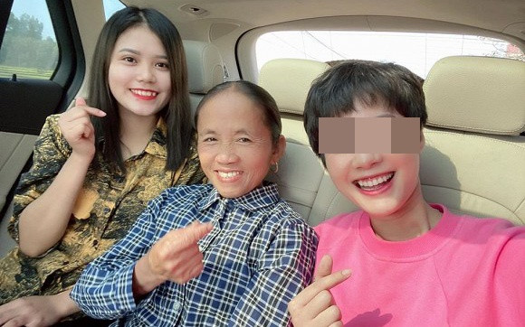 Cũng có dân mạng cho rằng nếu làm gel rửa tay "diệt khuẩn" giống Bà Tân Vlog làm dễ như này thì liệu có an toàn cho người dùng? Sau khi đăng tải clip làm 100 lít gel rửa tay, kênh Bà Tân Vlog nhận ý kiến trái chiều từ CĐM.