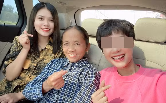 Cũng có dân mạng cho rằng nếu làm gel rửa tay "diệt khuẩn" giống Bà Tân Vlog làm dễ như này thì liệu có an toàn cho người dùng? Sau khi đăng tải clip làm 100 lít gel rửa tay, kênh Bà Tân Vlog nhận ý kiến trái chiều từ CĐM.