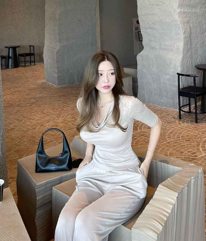 Đến nay, sau hơn 8 năm gây xôn xao mạng xã hội với việc từ chối hợp đồng 700 tỷ, cuộc sống của Choi Somi vẫn nhận được đông đảo sự quan tâm của cộng đồng mạng.