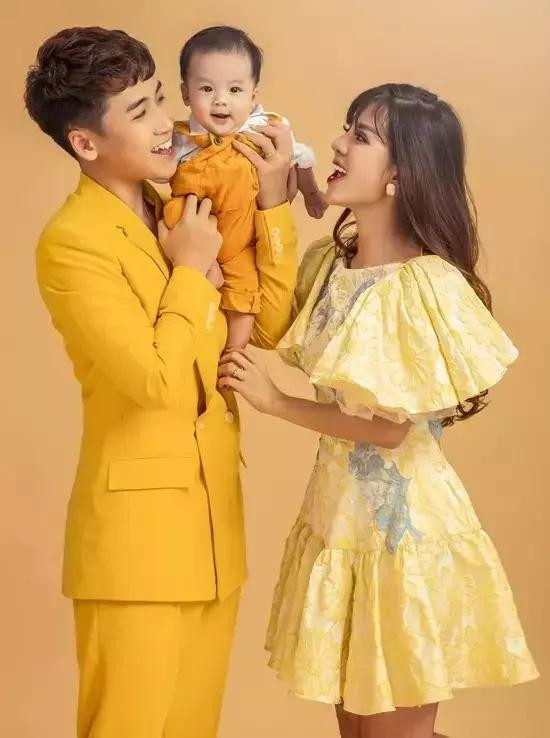 Trên dòng trạng thái của mình, gái xinh Linh My có viết: "Trước khi mạnh mẽ thế này, cũng đã có thời gian mình trải qua trầm cảm và nhiều lần muốn tự tử. Với một đứa như mình bây giờ, nói là trước đây có thời gian định như thế nghe chắc nhiều người không tin...