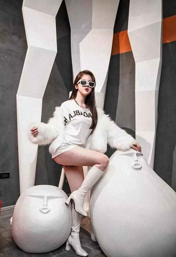 Linh My tập chung vào công việc kinh doanh và bản thân hậu chia tay Huy Cung.