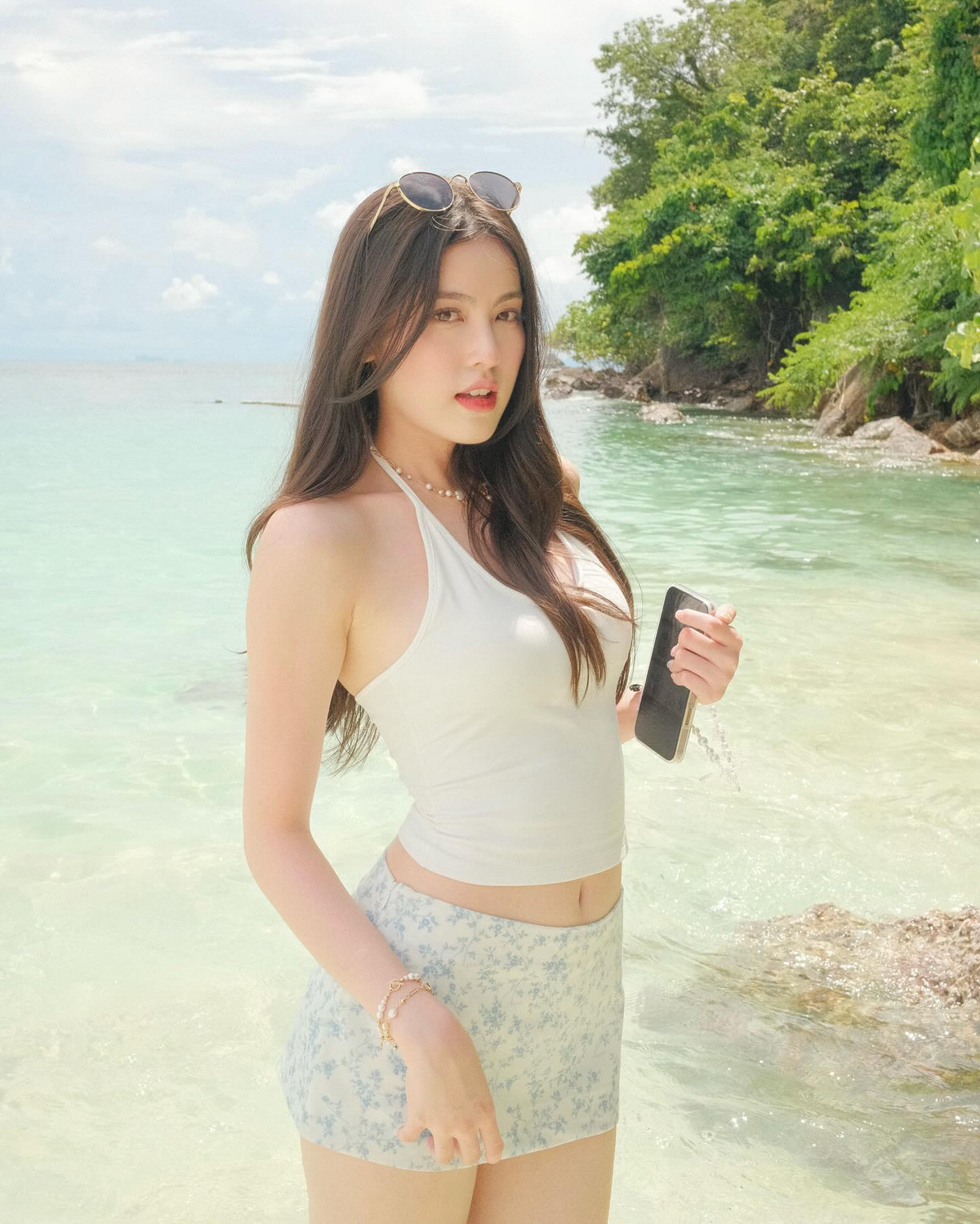 Không như những hot girl khác, Tăng Mỹ Hàn lựa chọn theo đuổi đam mê cá nhân và dành thời gian học hỏi thêm để phát triển sự nghiệp riêng. Cô hiện là người mẫu ảnh tự do.