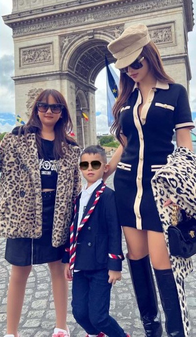 Huyền Baby (tên thật Đặng Ngọc Huyền, SN 1989).