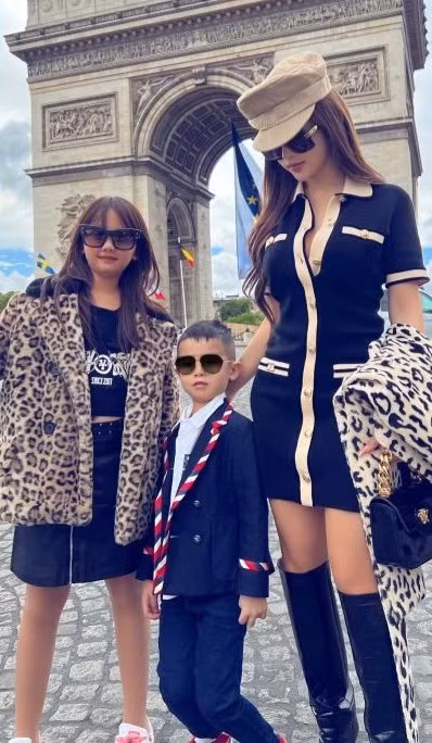 Huyền Baby (tên thật Đặng Ngọc Huyền, SN 1989).