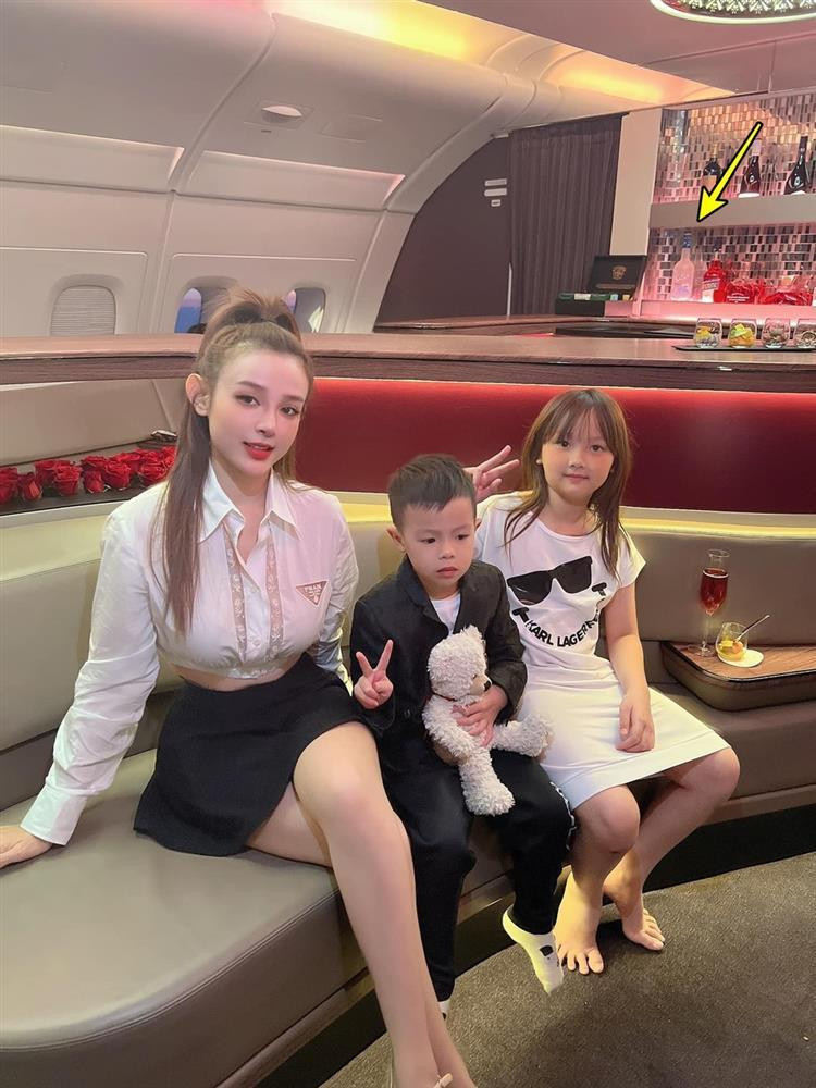 Mới đây trên trang cá nhân, hot girl Huyền Baby gây chú ý khi tiết lộ về kế hoạch con cái.