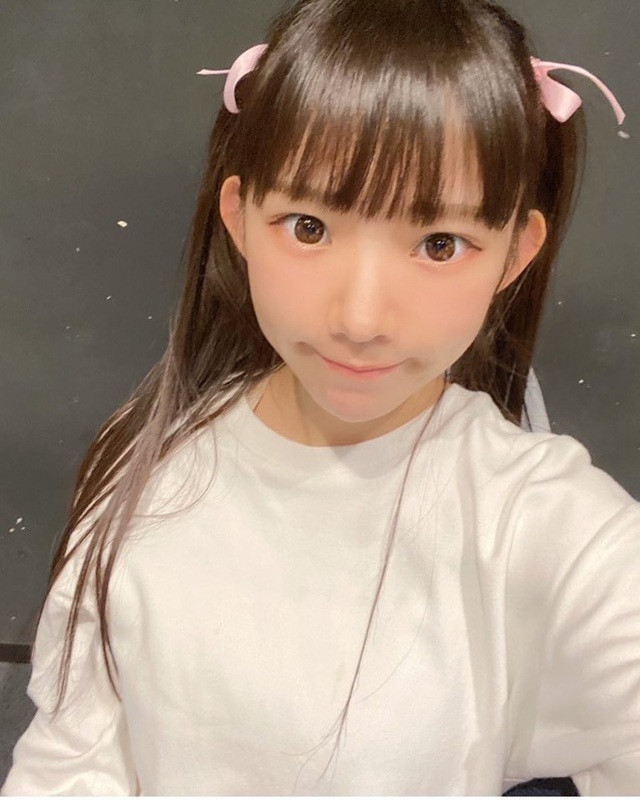 Nagasawa Marina thường bị hỏi về giấy tờ cá nhân khi ra ngoài buổi tối hay phải chứng minh tuổi tác nếu như muốn vào các quán bar…