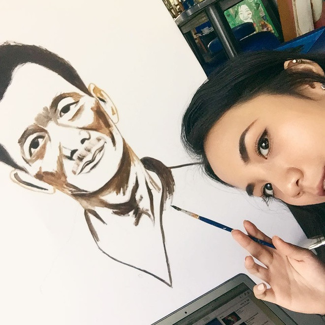 Trên trang cá nhân, Trúc Anh thường khoe các tác phẩm vẽ người thân của mình. Cô từng tự tổ chức một triển lãm tranh và nhận được nhiều lời khen của dân mạng.