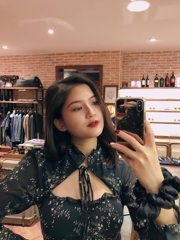 Mới đây, gái xinh có tên Yến Nhi (1997) hiện đang làm công việc là Team Leader của một team chuyên về Backlink (S.E.O) người mắc COVID-19 hiện tại đang điều trị ở Bệnh viện Dã chiến Số 5 tại Thuận Kiều Plaza đã có những review đầu tiên.