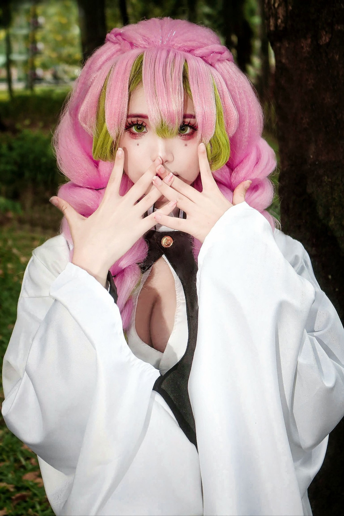 Không chỉ sở hữu vóc dáng quyến rũ và thần thái, làn gió mới của giới cosplayer Việt khiến người xem phải “đứng hình” trước những bộ trang phục mang tính thử thách cao.