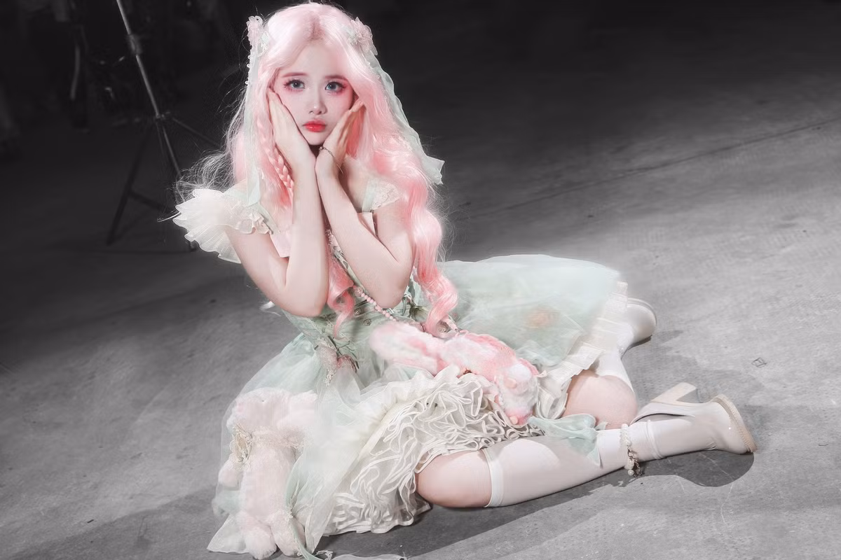 Cụ thể, cô nàng này có nghệ danh là Hinata Neko (tên thật: Nguyễn Thanh Vân).