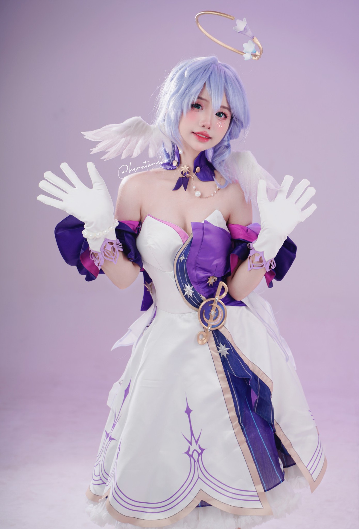 mới đây, cộng đồng cosplay lại một lần nữa “dậy sóng” khi chứng kiến sự xuất hiện của một nữ coser mới nổi với phong cách vô cùng táo bạo.