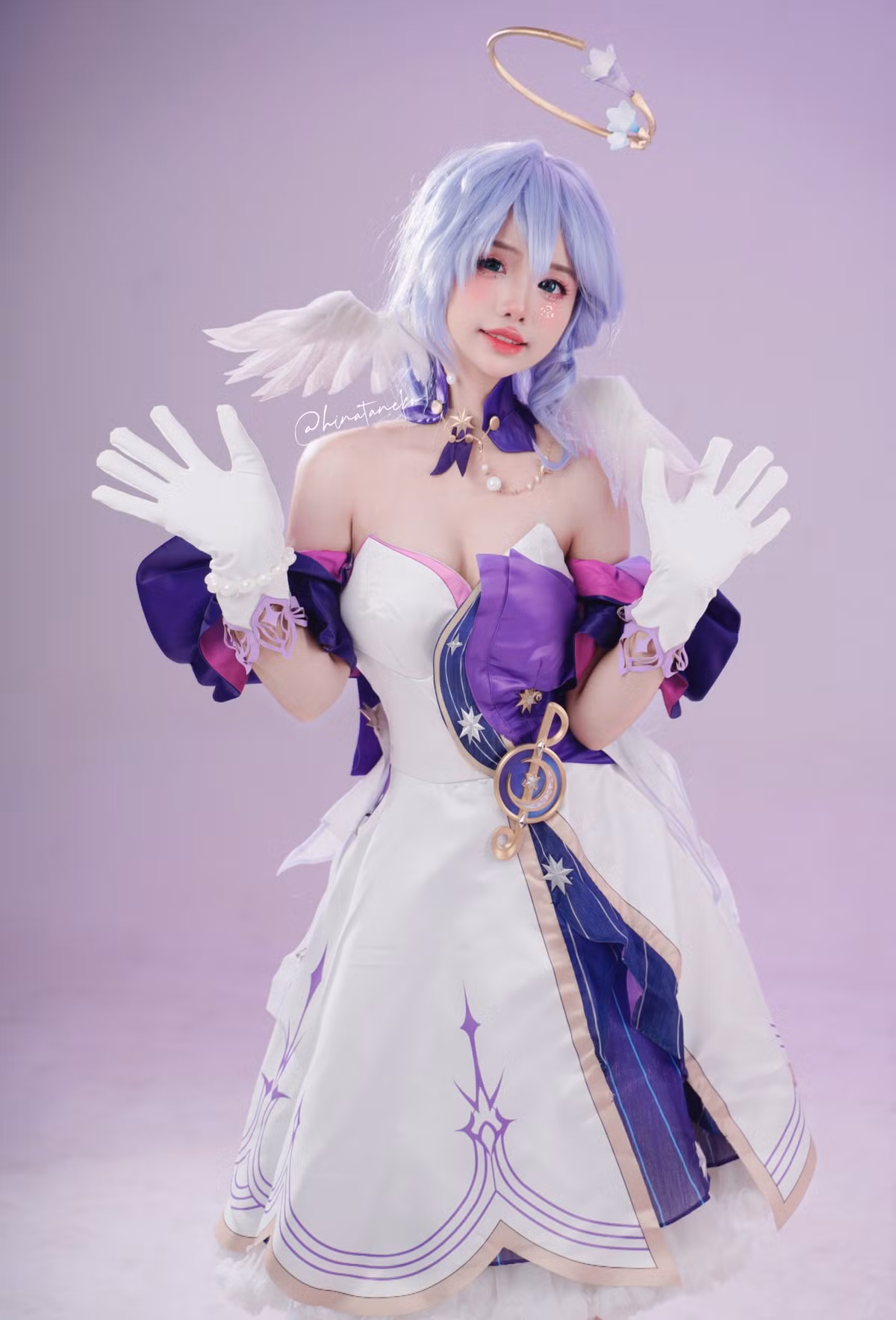 mới đây, cộng đồng cosplay lại một lần nữa “dậy sóng” khi chứng kiến sự xuất hiện của một nữ coser mới nổi với phong cách vô cùng táo bạo.