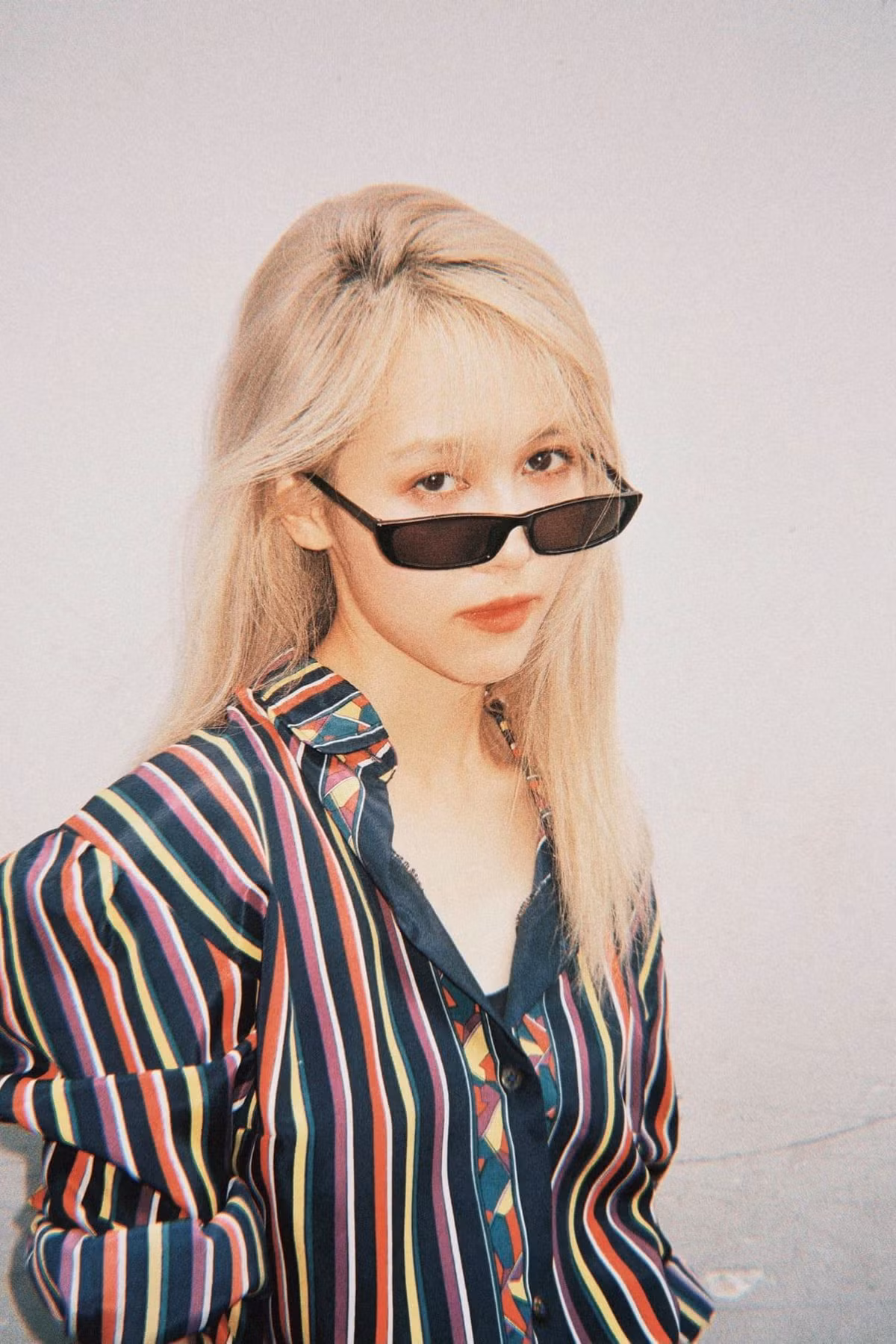 Những năm trở lại đây, ngoài việc sáng tạo nội dung đa nền tảng, Hậu Hoàng thử sức với vai trò MC và khách mời của những chương trình giải trí trên truyền hình như: "Sao Nhập Ngũ", "7 Nụ Cười Xuân","Kỳ Tài Thách Đấu", "Gameshow Trạng nguyên nhí trên VTV",...