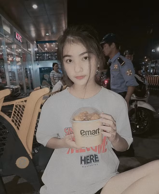 Được biết nữ sinh trong video tên là Phạm Thuý Quỳnh, đang là học sinh lớp 11A9 trường THPT Quang Trung (Bình Định).