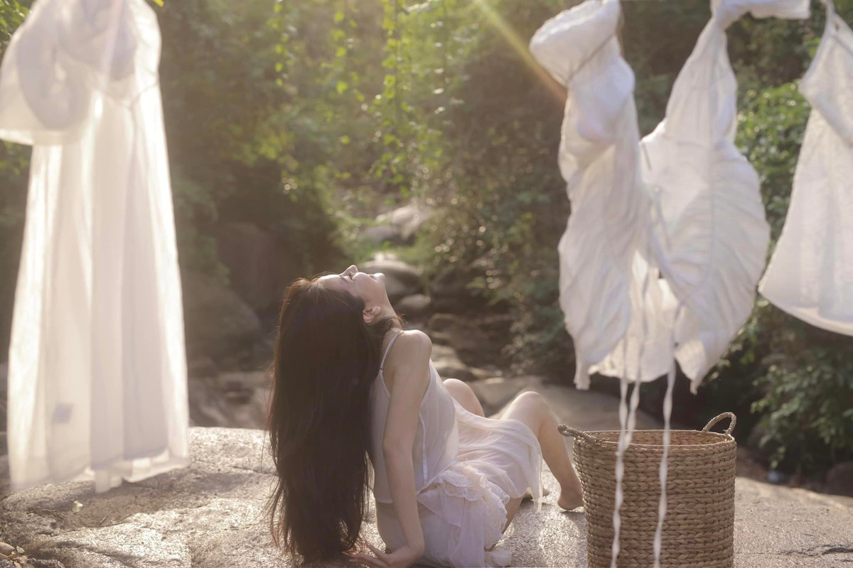 Đây không phải lần đầu tiên bộ ảnh chào tuổi mới của Ngọc Trân nhận được sự quan tâm đặc biệt của dân mạng.