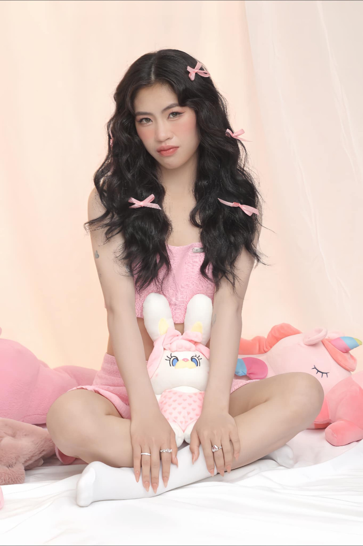 Thanh Nhã ngoài đời theo đuổi phong cách cá tính, hiện đại.