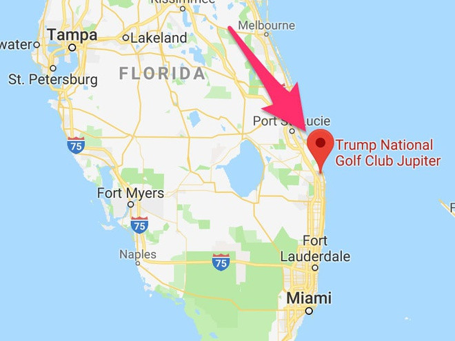 Trump National Golf Club là câu lạc bộ golf thứ hai ở bang Florida của ông Trump, gồm một sân golf 18 lỗ, một khu phức hợp bể bơi, một spa, thẩm mỹ viện, vài sân quần vợt và nhiều biệt thự.