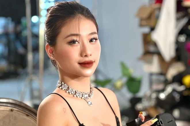 Phạm Như Phương chuyển sang làm TikTok nhưng cách nói chuyện và phản ứng của cô nàng trước netizen đều bị đánh giá là không mấy thiện chí.