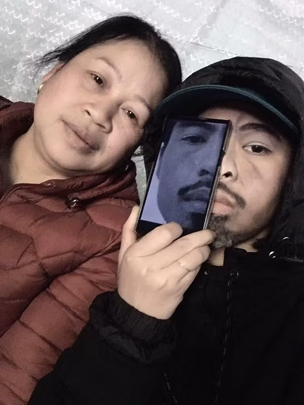 Màn trang điểm của Trang Monster khiến mẹ cô bạn tưởng nhầm người lại vào nhà.