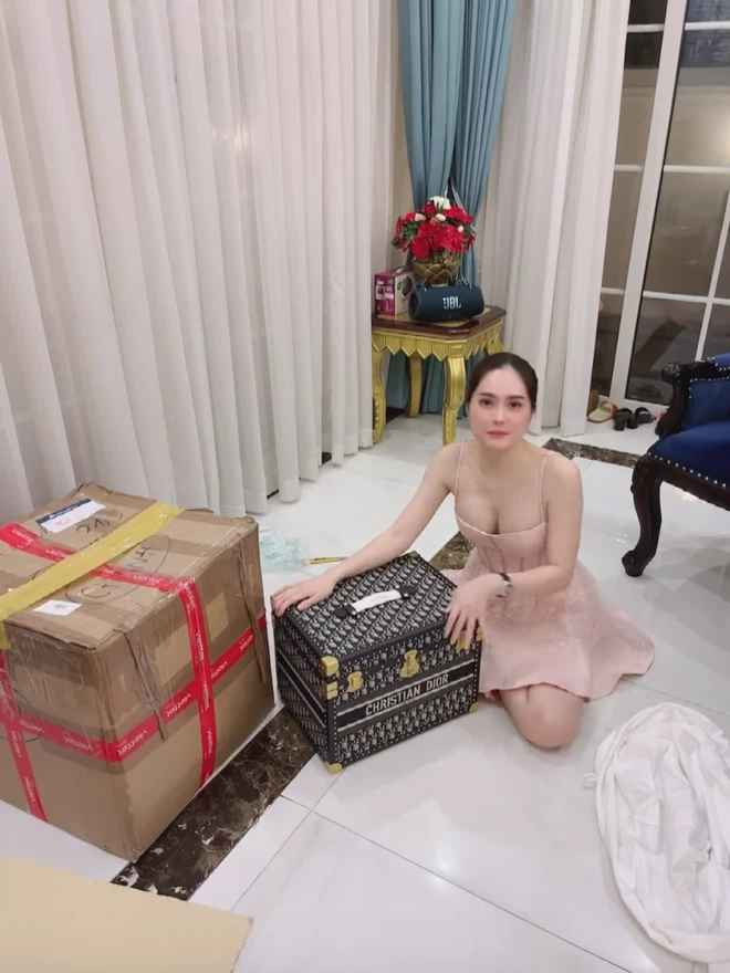 Điều đáng nói hơn nữa là mục đích sử dụng chiếc hộp của "nữ đại gia quận 7".