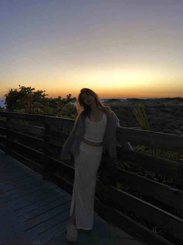 Mới đây, Như Phương còn khiến dân mạng chú ý khi tung bộ ảnh nóng bỏng mặc bikini khi đi chơi biển.