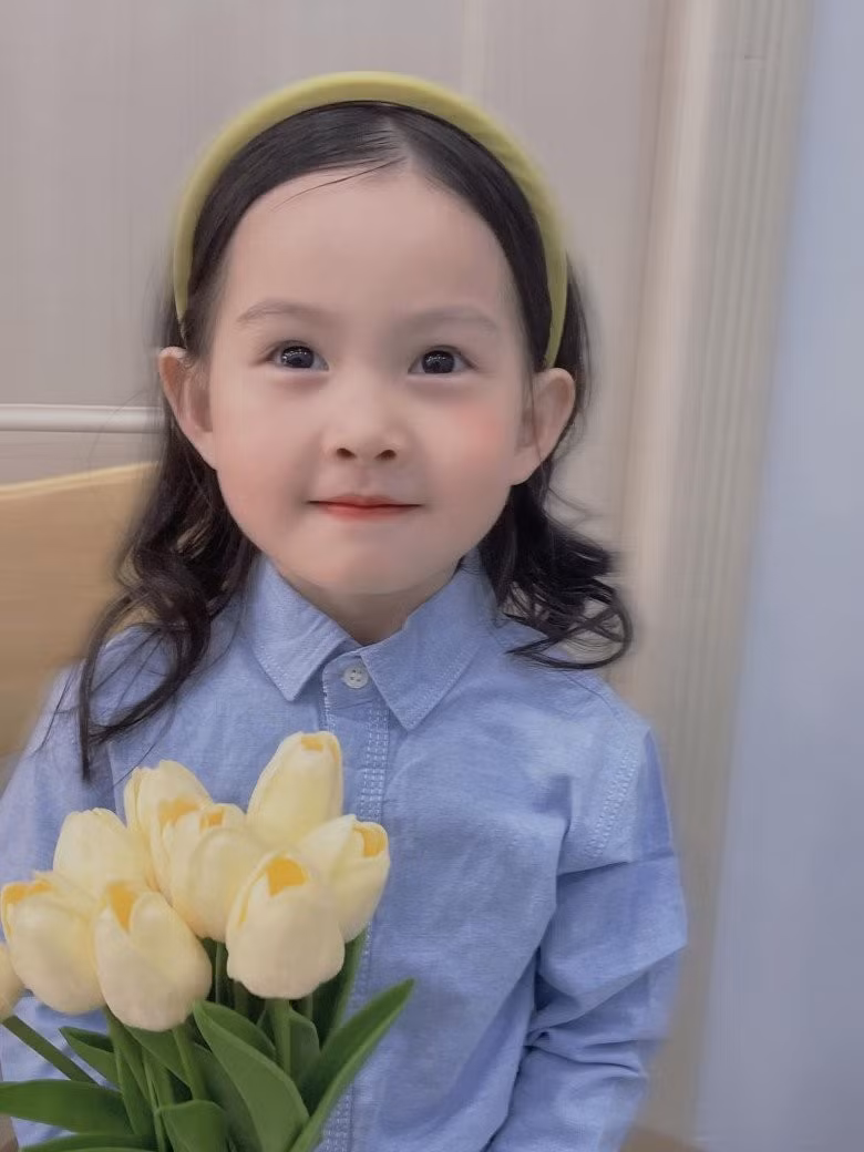 Duyên mẫu nhí đến vơi cô bé vào tháng 8/2022 khi một người bạn giới thiệu An Nhiên cho một thương hiệu thời trang.