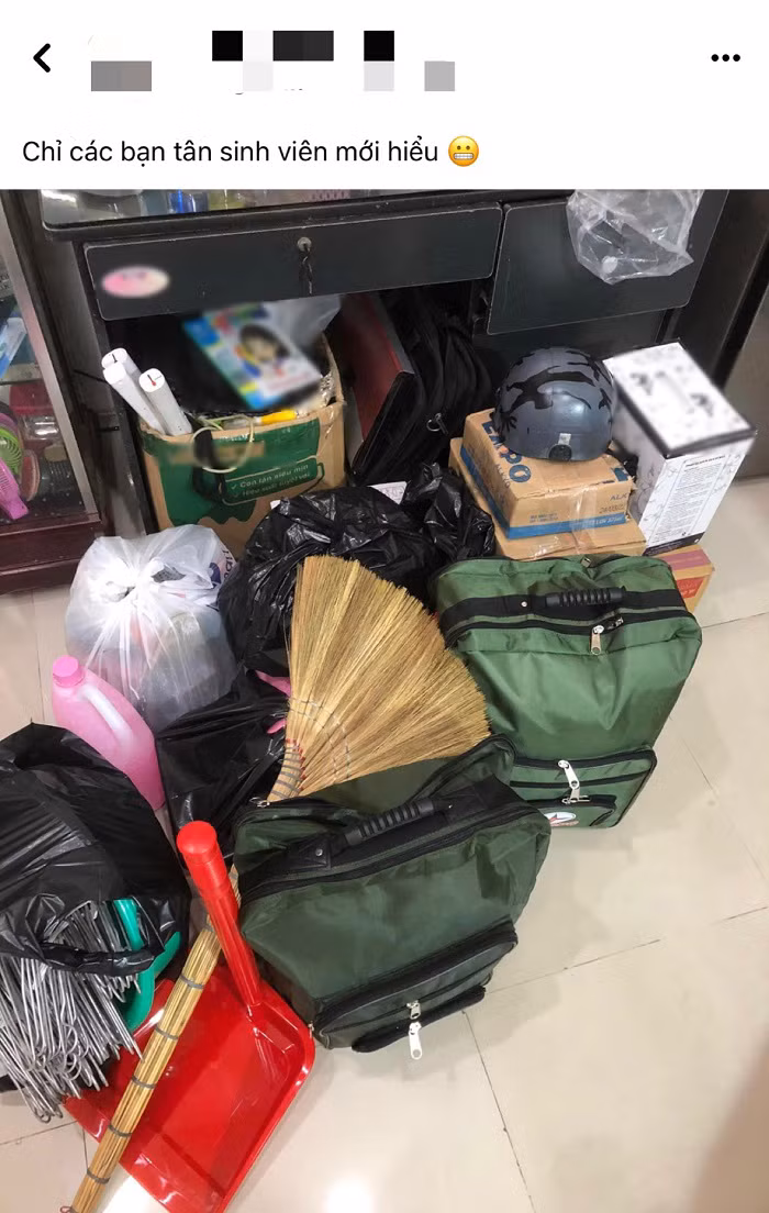 Cũng từ những màn sinh viên nhập học không ít tình huống “dở khóc dở cười” ra đời. Điều này đến bởi đây chắn hẳn là lần đầu xa bố mẹ lên thành phố sinh sống của không ít bạn trẻ.