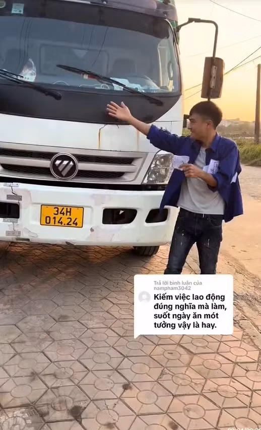 Tuy không quá cao sang nhưng đó là thành quả của sáu năm anh làm việc chân chính bằng chính mồ hôi sức lực của mình.