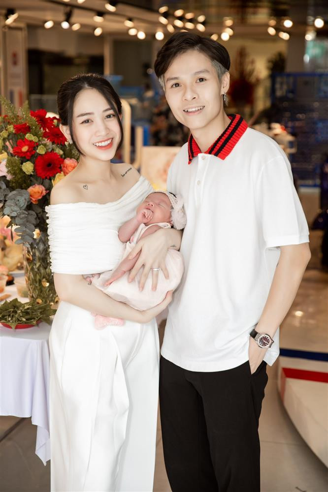 Joyce Phạm tên thật Phạm Trần Nguyễn Minh Anh, là ái nữ đầu tiên của đại gia Minh Nhựa với người vợ đầu. Cô cũng là cái tên nổi bật trong hội rich kid Việt.