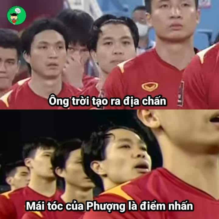 Đội tuyển Việt Nam vừa có trận thua sát nút trước đội bóng hàng đầu châu Á là Nhật Bản tại vòng loại cuối World Cup 2022 khu vực châu Á. Dù các cầu thủ "con cưng" đã thua nhưng netizen vẫn mang đến tiếng cười cho họ thông qua những bức ảnh chế bóng đá được lan truyền trên mạng.