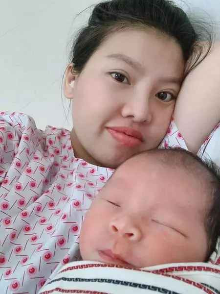 Hình ảnh của Quách Thị Kim Phượng thời điểm đó ngay lập tức nhận được chú ý. Dưới phần bình luận, cô nhận được rất nhiều lời chúc mừng.