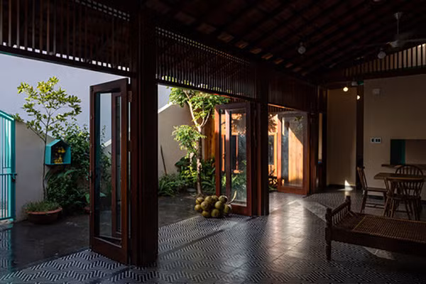 Doc dao nha go truyen thong gan gui voi thien nhien o Dong Thap-Hinh-9