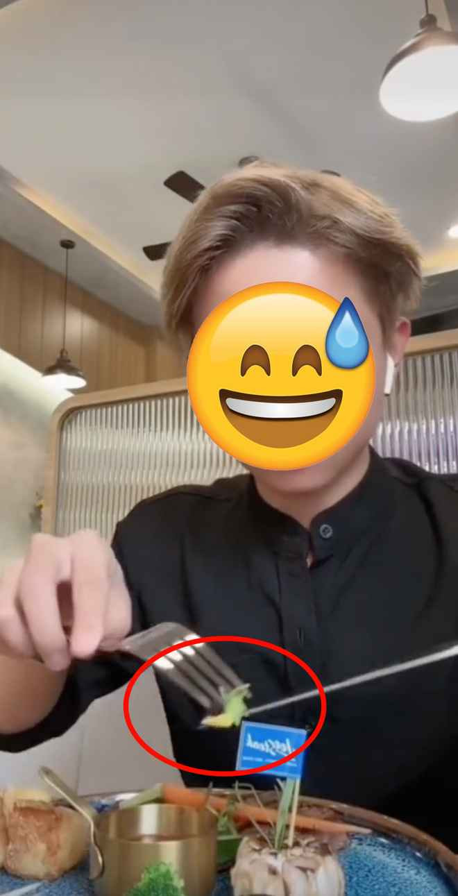 Sau đó, rất nhiều reviewer, các TikToker đã lần lượt đến đây ăn thử và review. Khen có, chê có, các ý kiến về món ăn cũng như nhà hàng của Jack tiếp tục được lan truyền trên mạng xã hội.