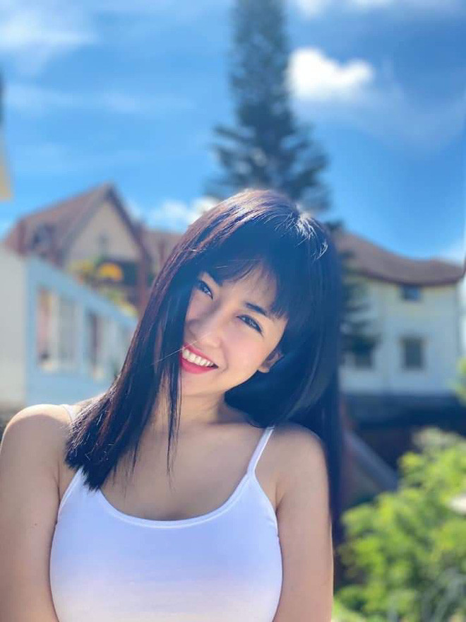 Với những bình luận chê nhan sắc của mình trên sóng, Trang Moon phản hồi: "Nói thật lòng, Trang không quan tâm lắm về điều đó. Góc máy hay hình ảnh là do ekip sản xuất thực hiện, và mỗi người có cảm nhận đẹp- xấu khác nhau...