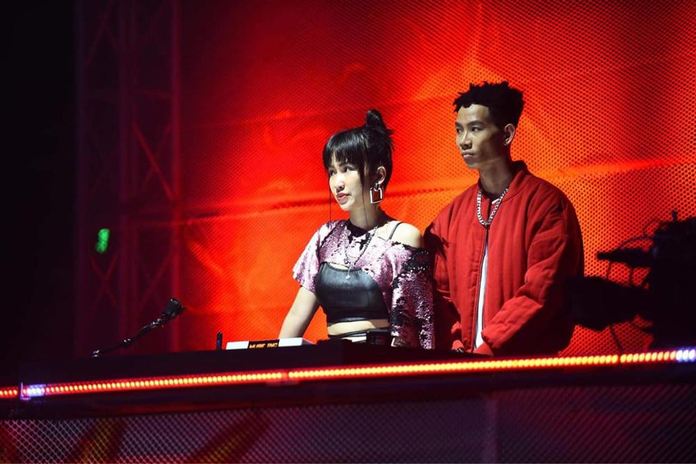 Sau đó, cô nàng là gương mặt quen thuộc của những chương trình DJ trên sóng truyền hình cũng như loạt sự kiện lớn.