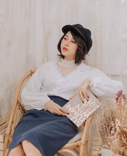 Hầu hết mọi người đều mong muốn nữ TikToker sẽ thử sức thêm một cuộc thi Hoa hậu nào đó. Bởi hiện tại, nhan sắc của Phương Thoa đã thăng hạng đáng kể so với thời điểm cô nàng đi thi Hoa khôi năm 18 tuổi.