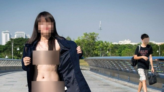 Điển hình như 1 cô gái không ngại khoe hình ảnh khỏa thân trên cầu Ánh Sao tại TP HCM.