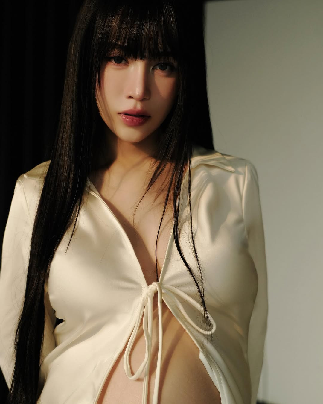 Không lâu sau khi sinh con đầu lòng, Joyce Phạm tiếp tục mang bầu lần thứ 2. Lần này cô thoải mái hơn trong việc chia sẻ hình ảnh mang bầu của mình.