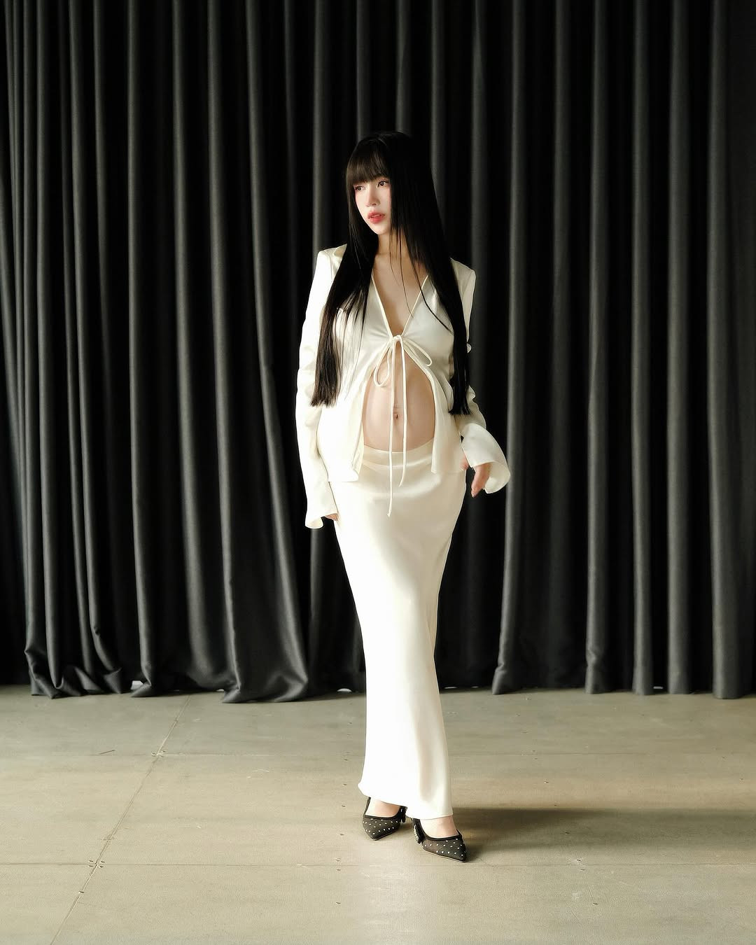 Trong lần mang thai đầu tiên, Joyce Phạm kín tiếng trên truyền thông, ít khi chia sẻ ảnh bầu bí. Cô cho biết luôn duy trì nguyên tắc ăn uống khoa học, cân bằng dưỡng chất khi mang thai.