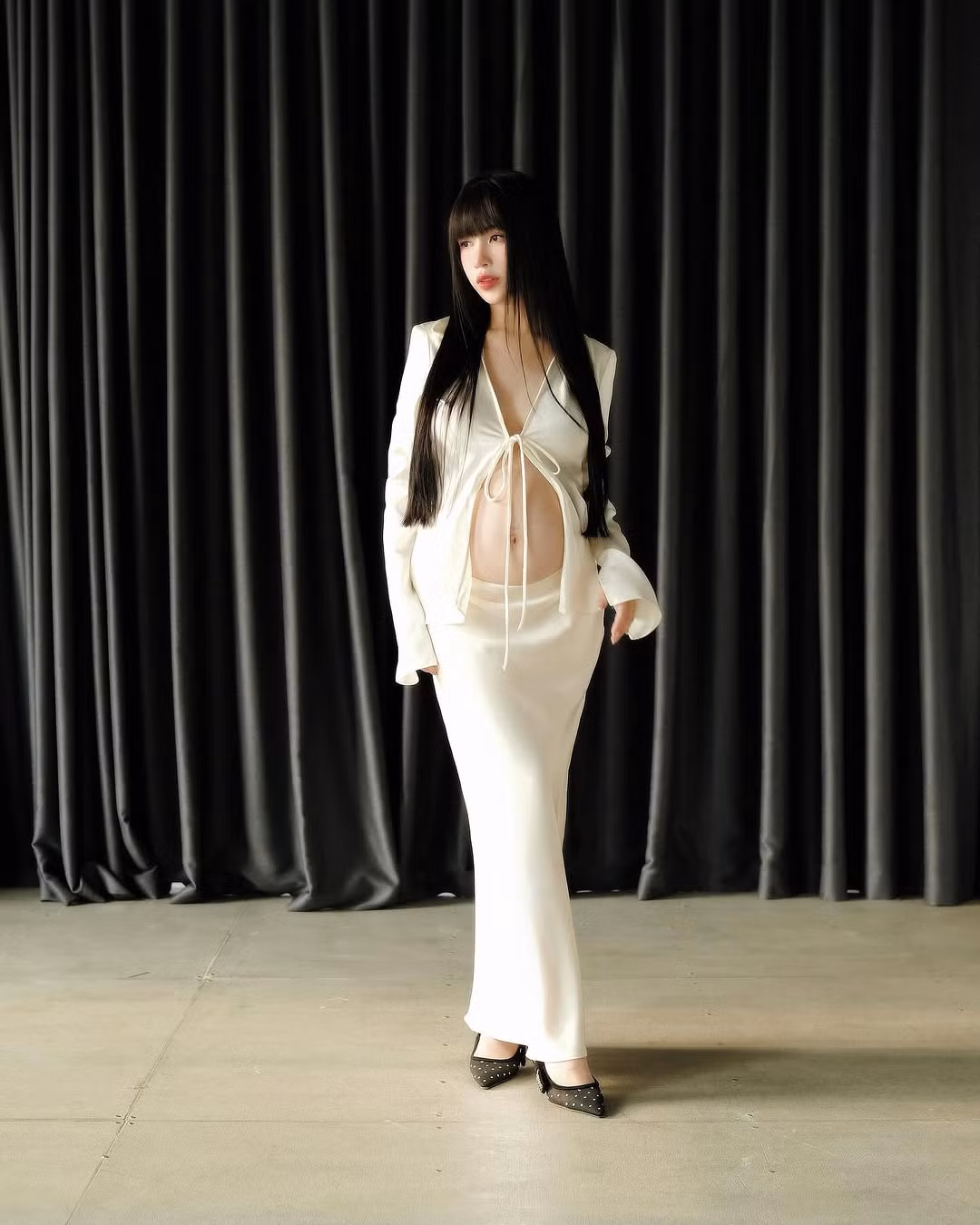 Trong lần mang thai đầu tiên, Joyce Phạm kín tiếng trên truyền thông, ít khi chia sẻ ảnh bầu bí. Cô cho biết luôn duy trì nguyên tắc ăn uống khoa học, cân bằng dưỡng chất khi mang thai.