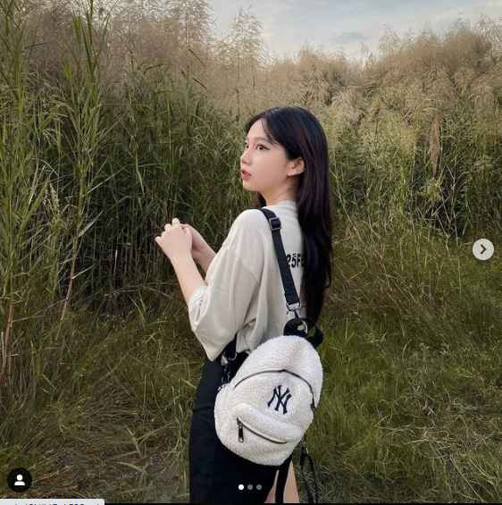 Mỗi tháng Uyên Vy có thể kiếm được 40-50 triệu đồng nhờ làm người mẫu ảnh và quảng cáo trên Instgram.