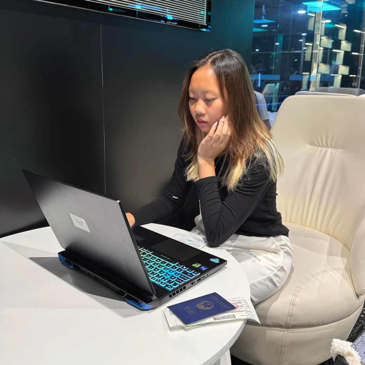 Tuy nhiên vào giai đoạn 2022 - 2023, Sophia Phương Anh gặp phải chấn thương ở vai và buộc phải dừng thi đấu để bắt đầu điều trị, kể từ đó cô bắt đầu tập luyện Pickleball nhẹ nhàng bằng tay trái để tiếp tục niềm đam mê thể thao.