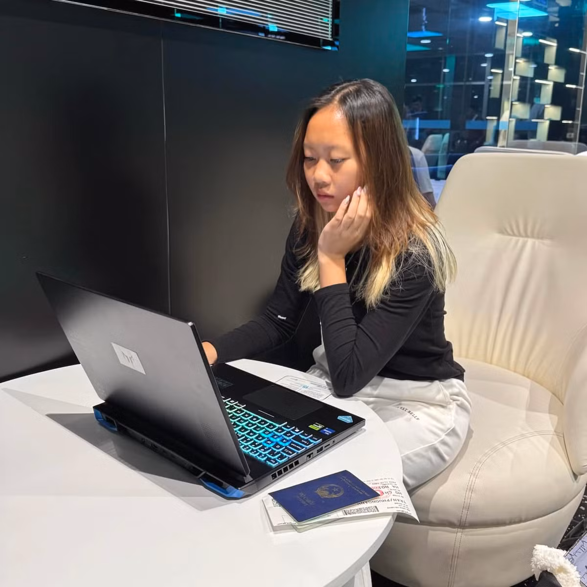 Tuy nhiên vào giai đoạn 2022 - 2023, Sophia Phương Anh gặp phải chấn thương ở vai và buộc phải dừng thi đấu để bắt đầu điều trị, kể từ đó cô bắt đầu tập luyện Pickleball nhẹ nhàng bằng tay trái để tiếp tục niềm đam mê thể thao.