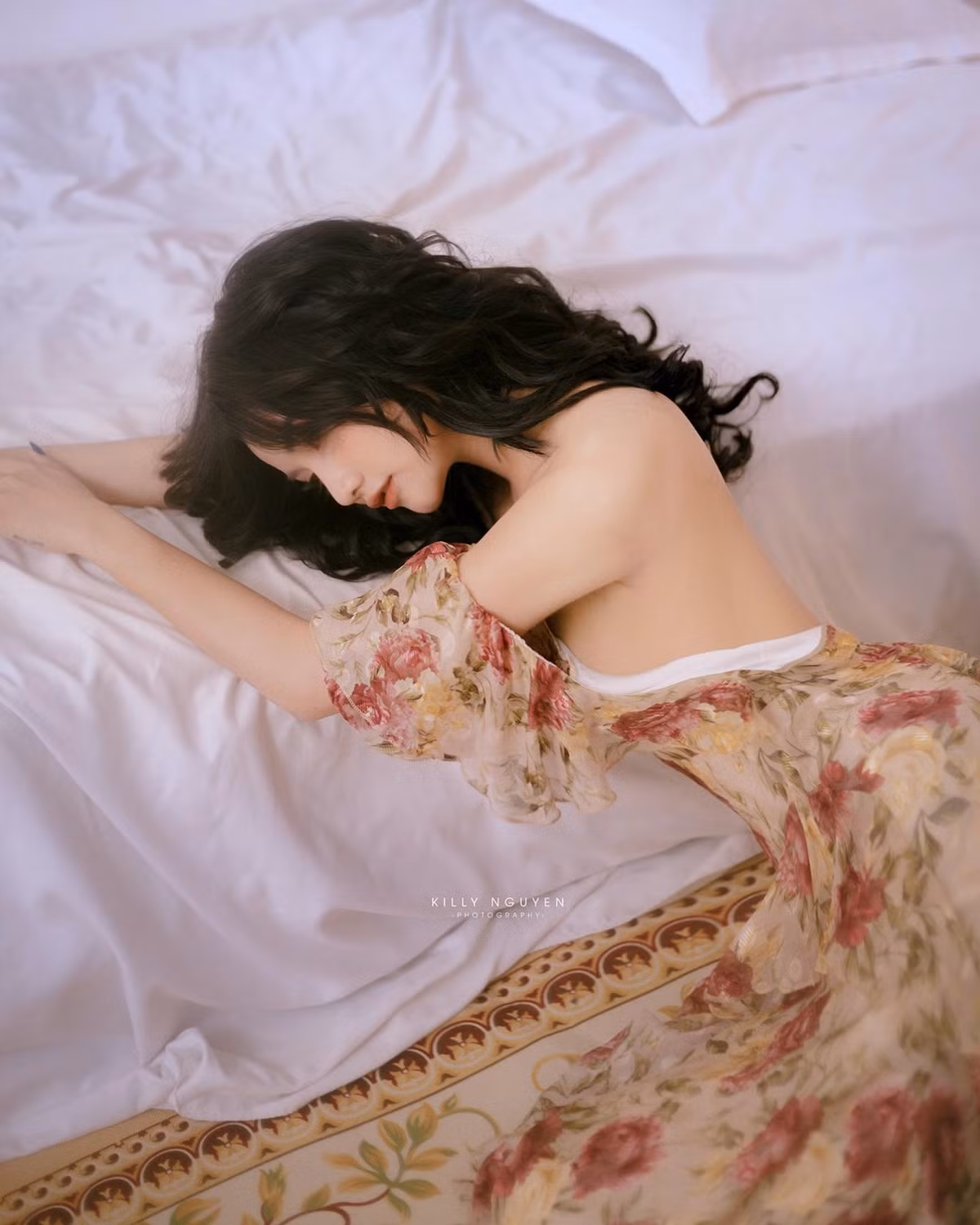 Vì đã quen với hình ảnh áo dài, đồng phục trước đó nên không ít người tỏ ra bất ngờ khi Thanh Hằng có sự thay đổi về phong cách thời trang.