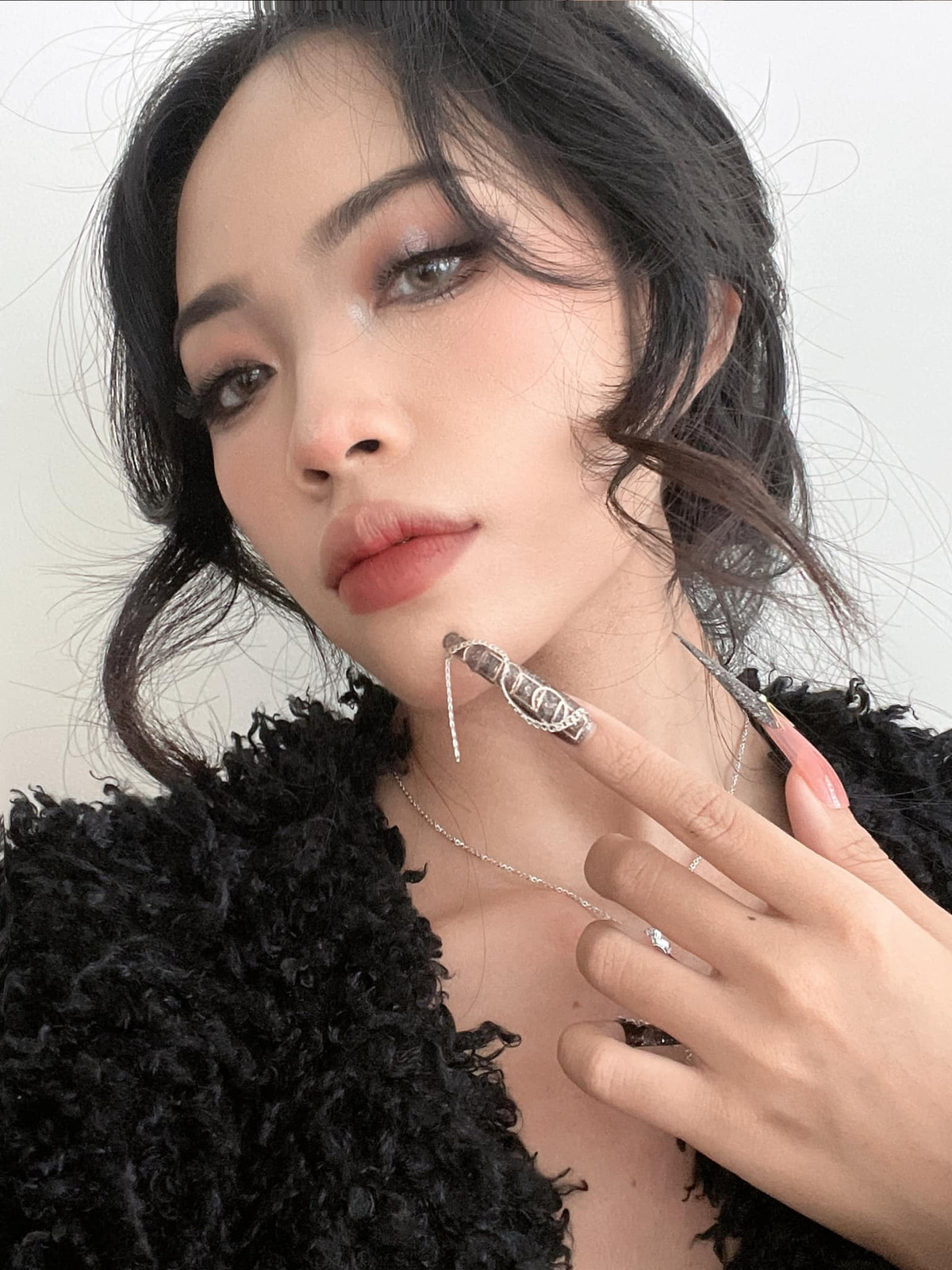 Những ngày đầu chưa thành công, Như vẫn kiên trì và tiếp tục công việc suốt 1 năm. Cô cứ vừa làm TikTok vừa trông con như vậy, theo thời gian, lượt follow dần nhiều lên, cho tới sinh nhật 2 tuổi của con trai, nữ TikToker nhận được lời mời quảng cáo đầu tiên.