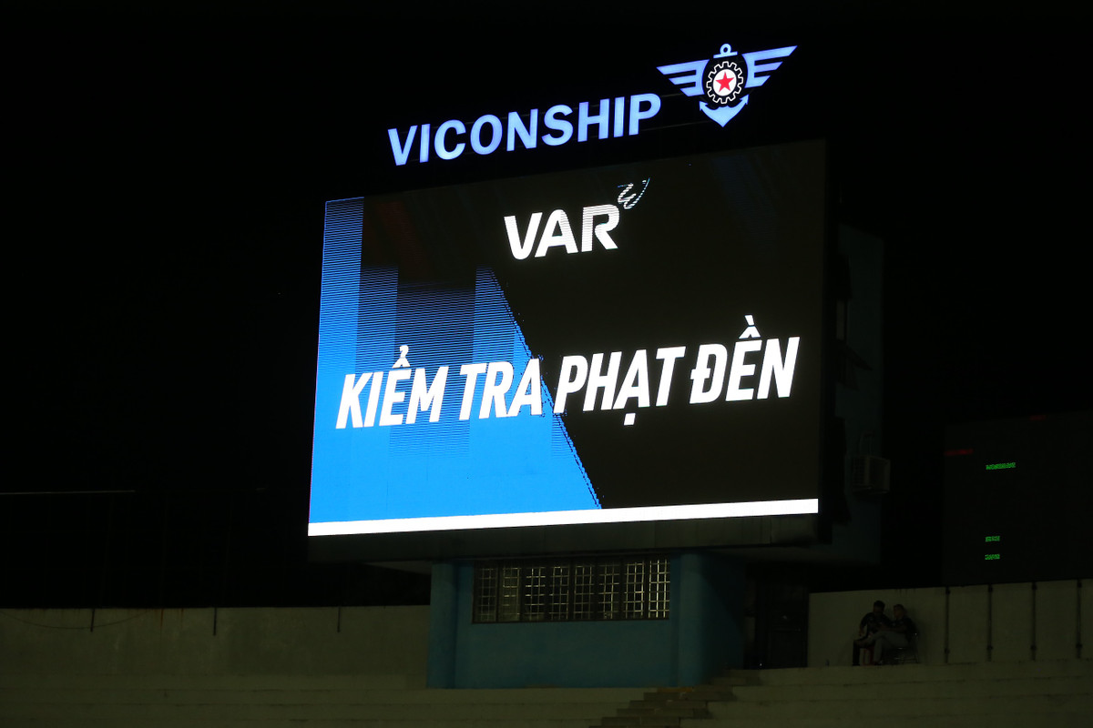 V-League 2023/2024 khai man, VAR gay chu y khi Hai Phong chia diem voi HAGL