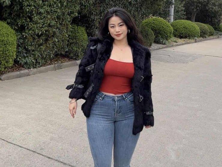 Wu Wuyan kết thân với bộ môn yoga để duy trì hình thể săn chắc.