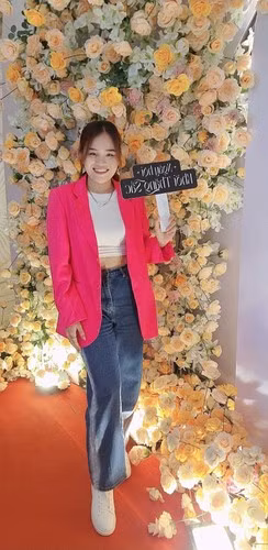 Đáp lại tình cảm của mọi người, Ngân Thảo cho hay con người, tính cách vẫn vậy, chỉ là cô muốn thay đổi một chút về ngoại hình mà thôi.