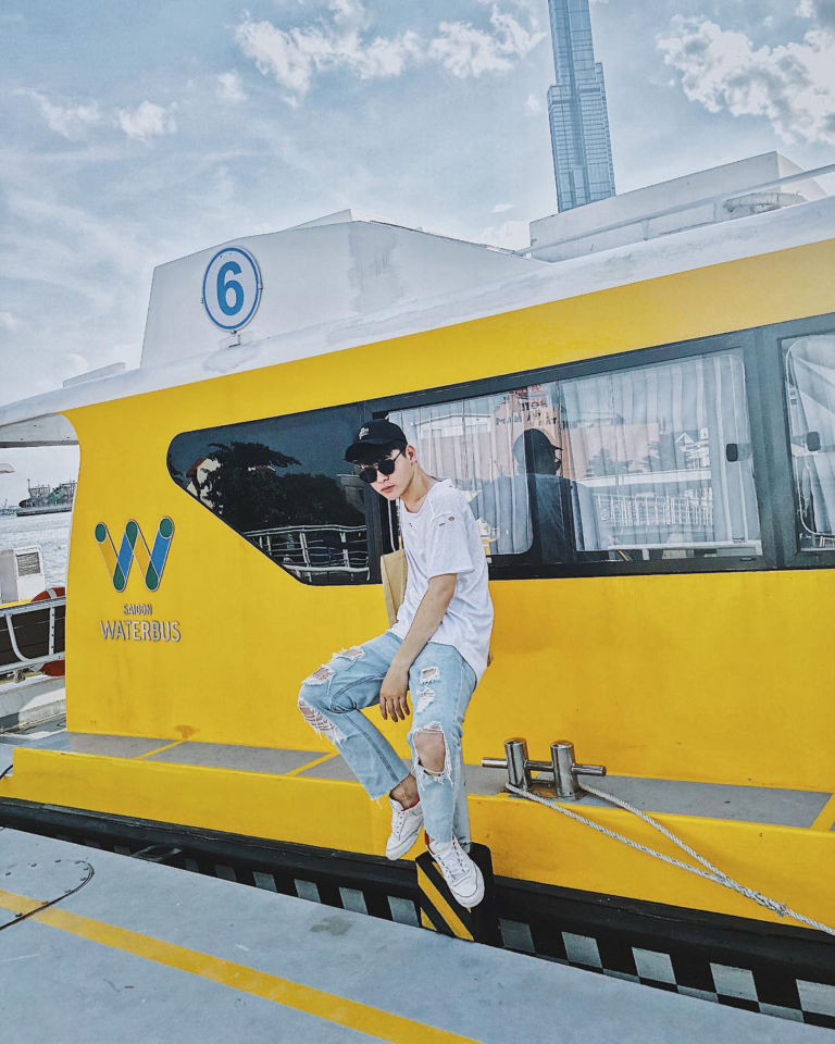 Sài Gòn WaterBus không phải là một địa điểm mới. Tuy nhiên chỉ mới gần đây thì địa điểm chụp ảnh đẹp TP Hồ Chí Minh này mới được team mê sống ảo phát hiện.