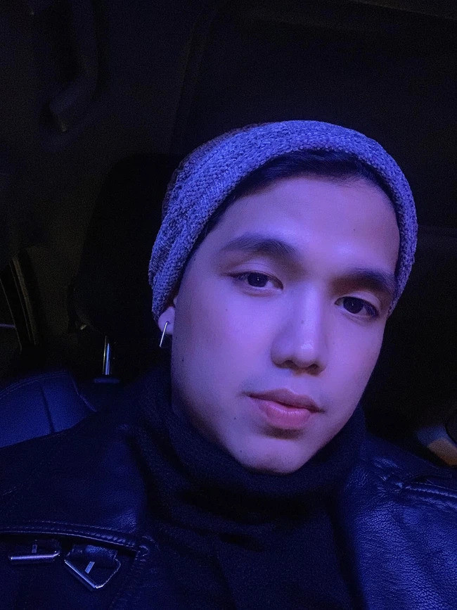 Khi được cư dân mạng biết đến và khen ngợi, anh tỏ ý khiêm tốn: "Dạ em cảm ơn, tập gym có ích ghê".